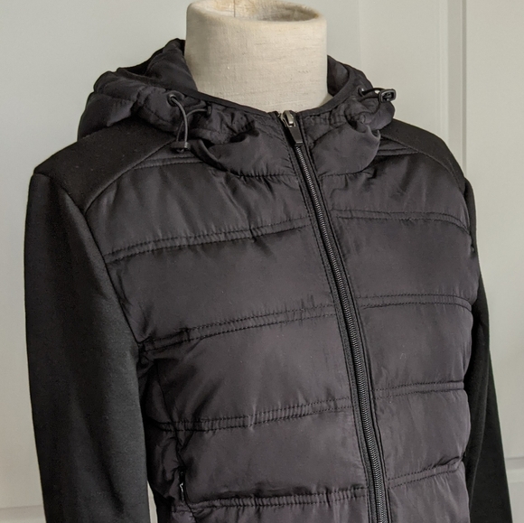 BCBGMaxAzria Jacket Puffer Hooded Zip Front Lightweight Fitted Black M NWT - Picture 2 of 15